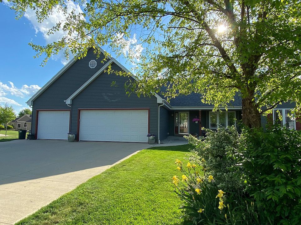 1st image of 363 S Pheasant Pl