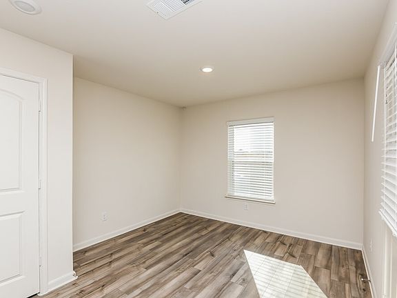 5th image of 1332 Redpine Dr