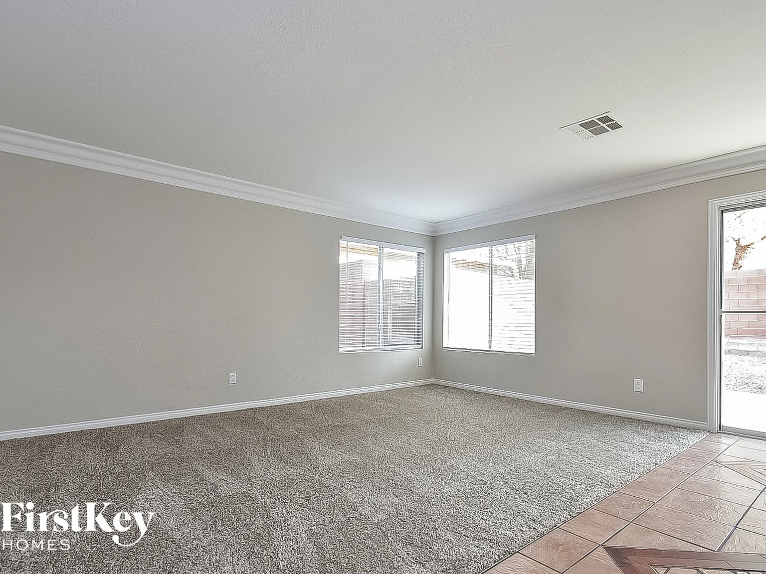 3 bed, 2.5 bath, 1674 sqft, $2,285 — Photo 3