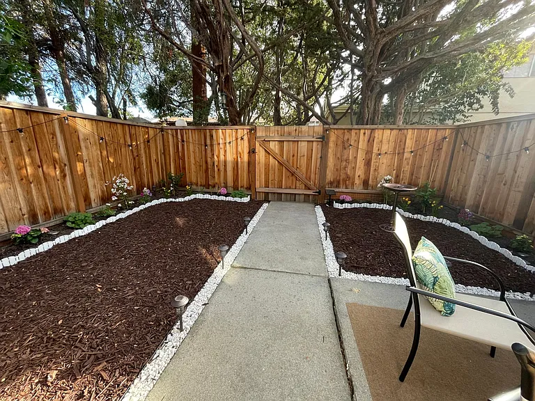231 Easy St #9 — Photo 16