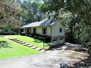 102 Robin Crest Dr, Hendersonville, NC 28791