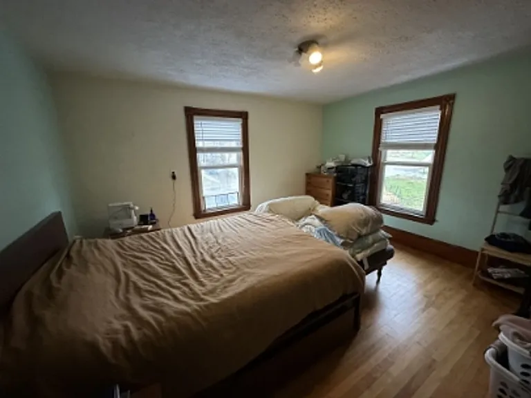 30 Forest Ave — Photo 11