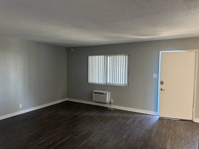 The Circle Apartments at Long Beach — Photo 70