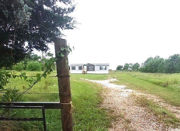 2nd image of 798 N 4190th Rd