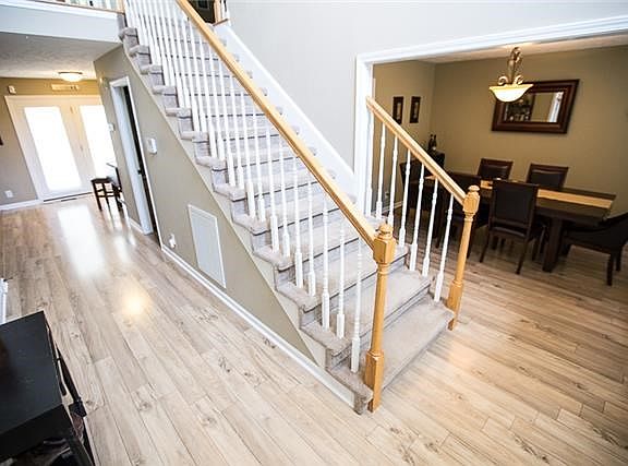 3rd image of 142 Troutbeck Ct