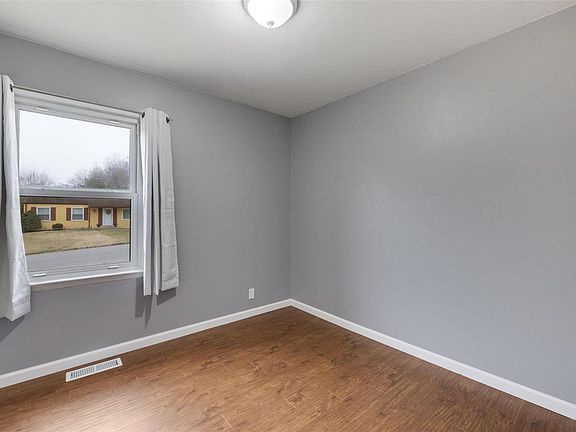 4th image of 10430 Olney Dr