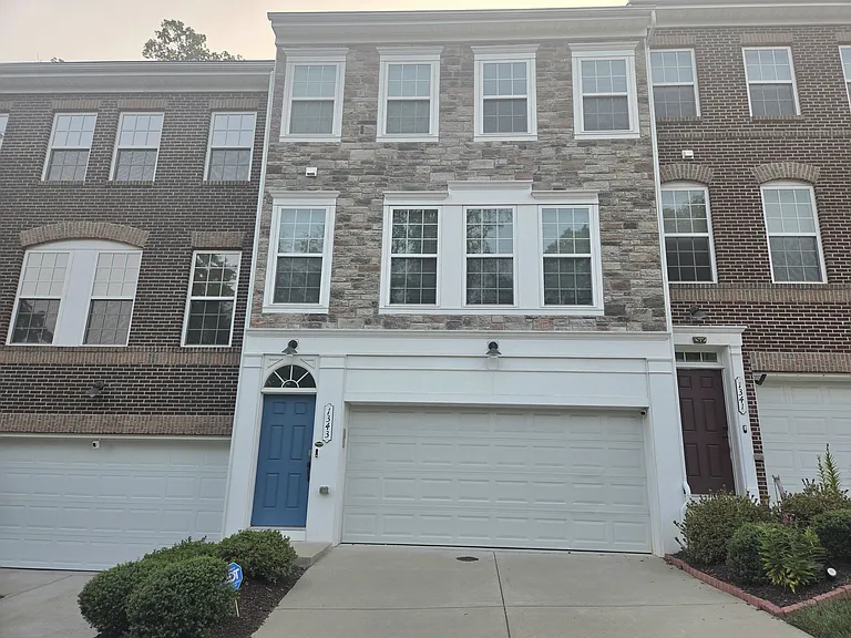 1343 Gilmore St — Photo 41