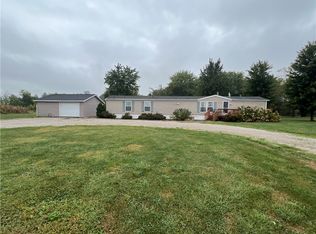 1454 E 225 North Rd, Cowden, IL 62422