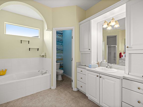 4th image of 4860 SW 63rd Loop