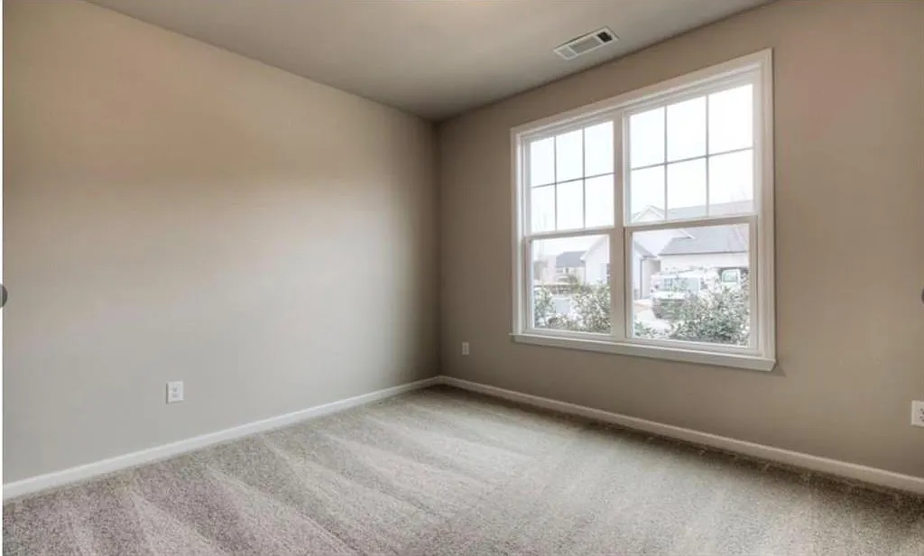 3 bed, 2.0 bath, 1828 sqft, $2,975 — Photo 4