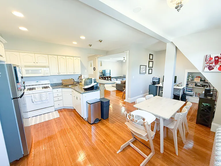 410 S Huntington Ave #3 — Photo 10