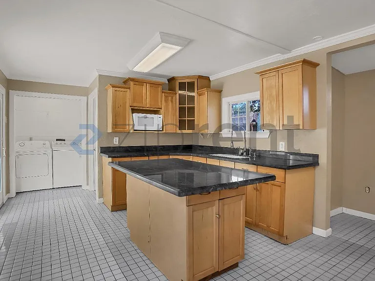 867 E Willow Ave — Photo 25