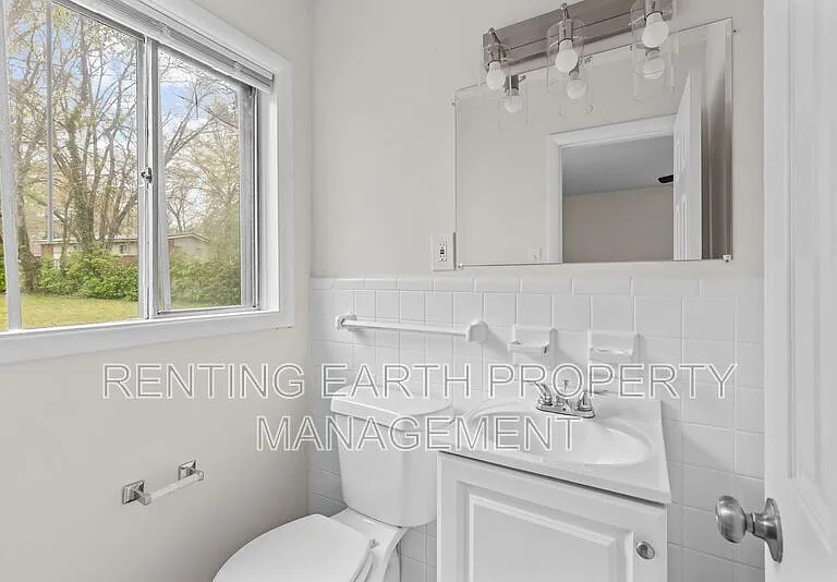 6715 Court N — Photo 9