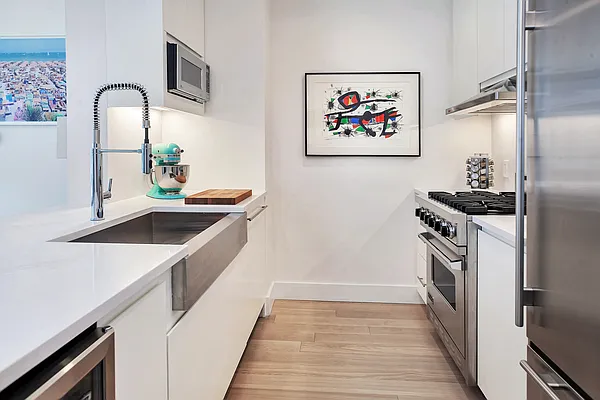 Sold by Dolly Lenz Real Estate LLC | media 3