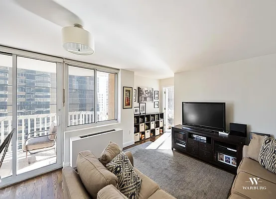 Sold by Warburg | media 1