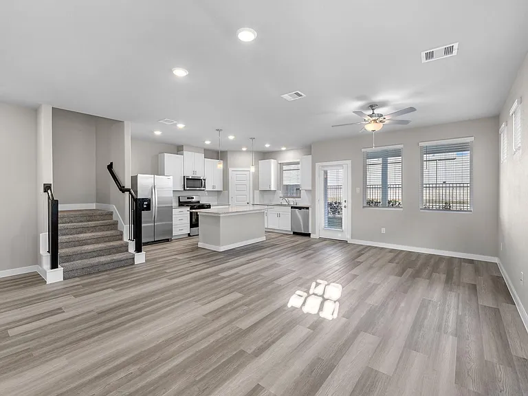 1514 Blue Acer Dr — Photo 2