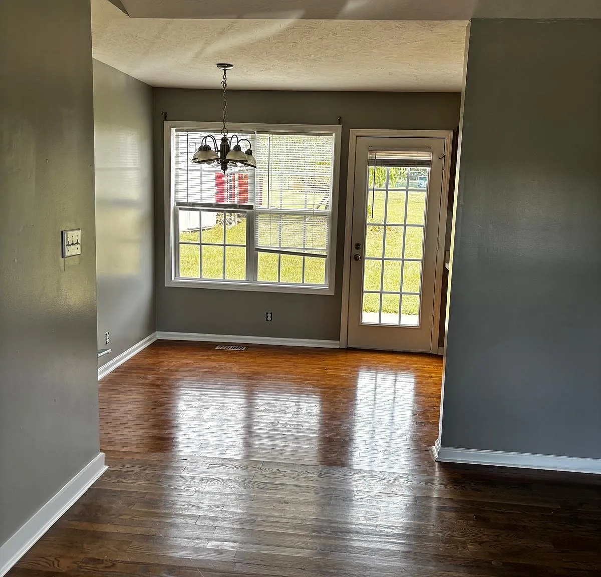 3 bed, 1000 sqft, $1,750 — Photo 4