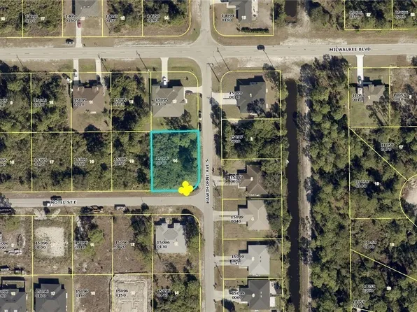 885 Motel St E, Lehigh Acres, FL 33974