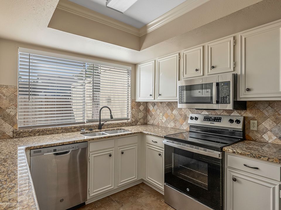 1st image of 10036 Artesia Dr