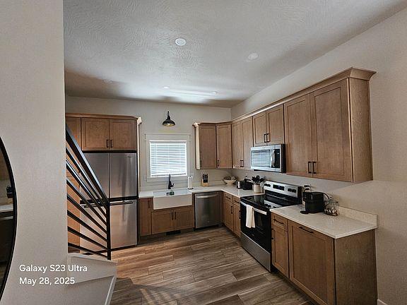 2nd image of 831 S Grant Ave