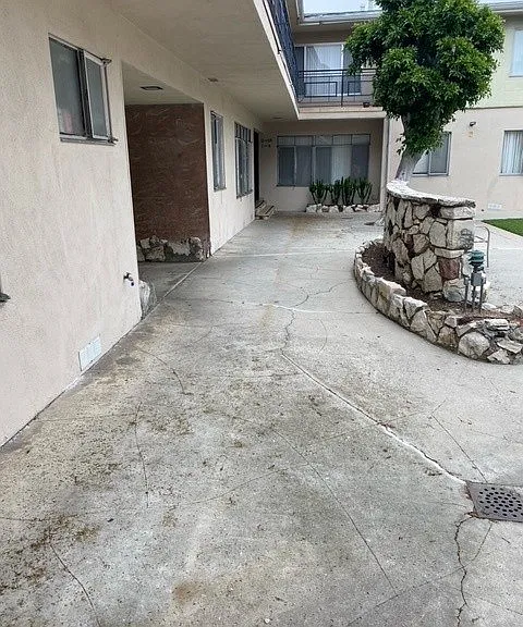 4423 Santa Rosalia Dr. — Photo 12