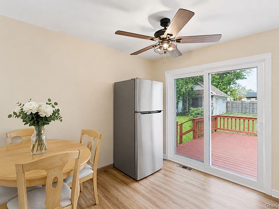 4th image of 1016 Howells Road