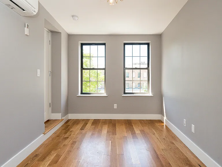 240 Boerum St #3 — Photo 5