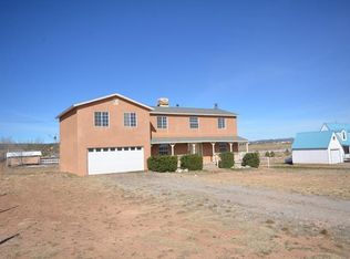 28 V Hill Rd, Edgewood, NM 87015