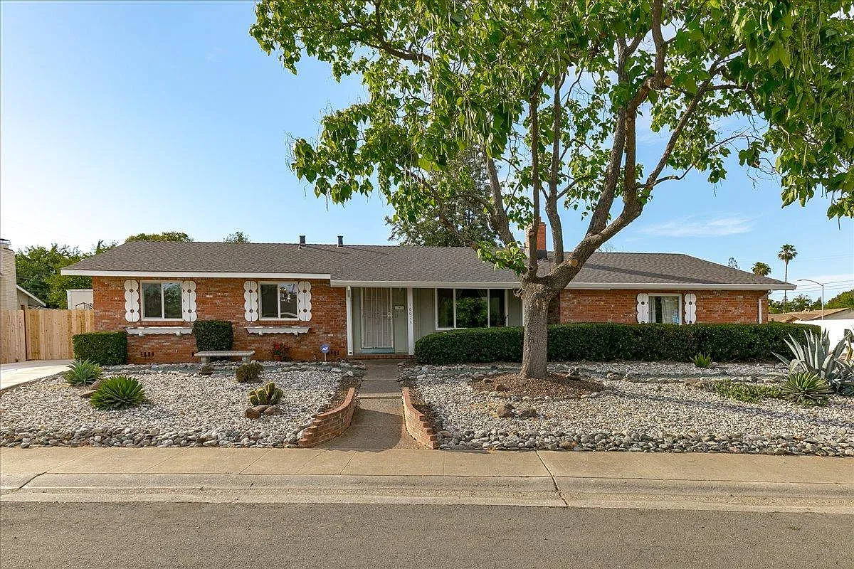 10013 Cirrus Way photo 1