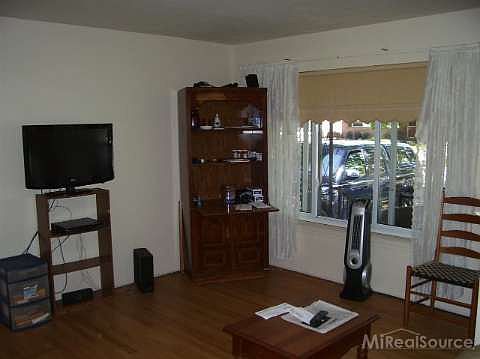 5th image of 3370 Richmond Ave