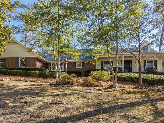 3rd image of 797 Greenwood Drive