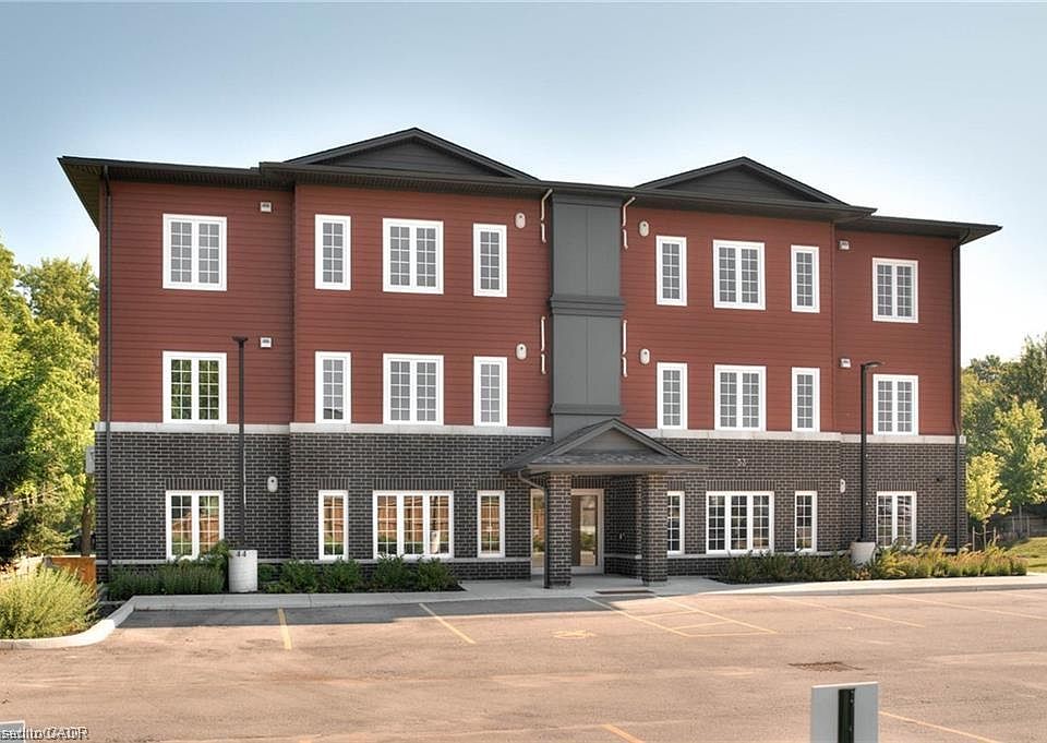 1st image of 33 Murray Ct #9
