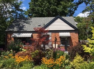 154 Ferris Rd, Toronto, ON M4B1G9