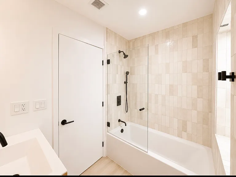 976 N El Centro Ave #976A — Photo 10
