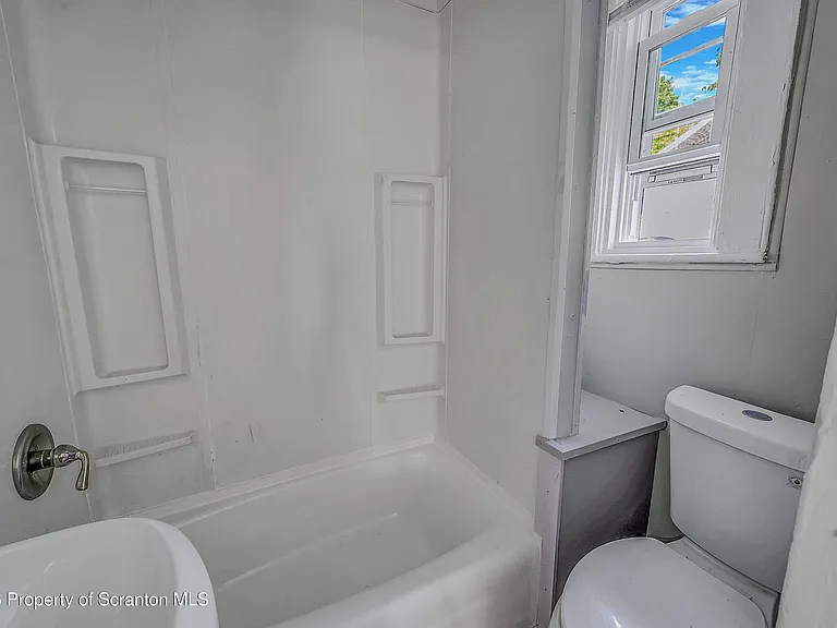 310 Oak St #1 — Photo 13
