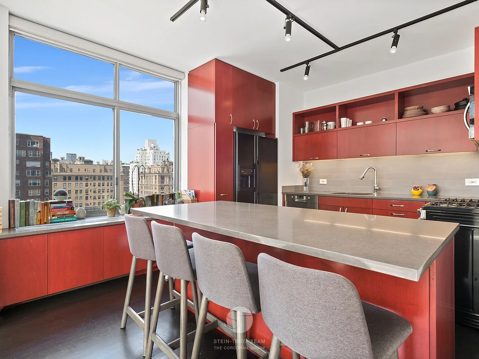 188 East 64th Street — Photo 2