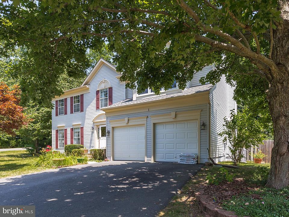 1st image of 1 Westhampton Ct