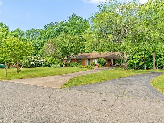 2nd image of 4004 Marie Dr