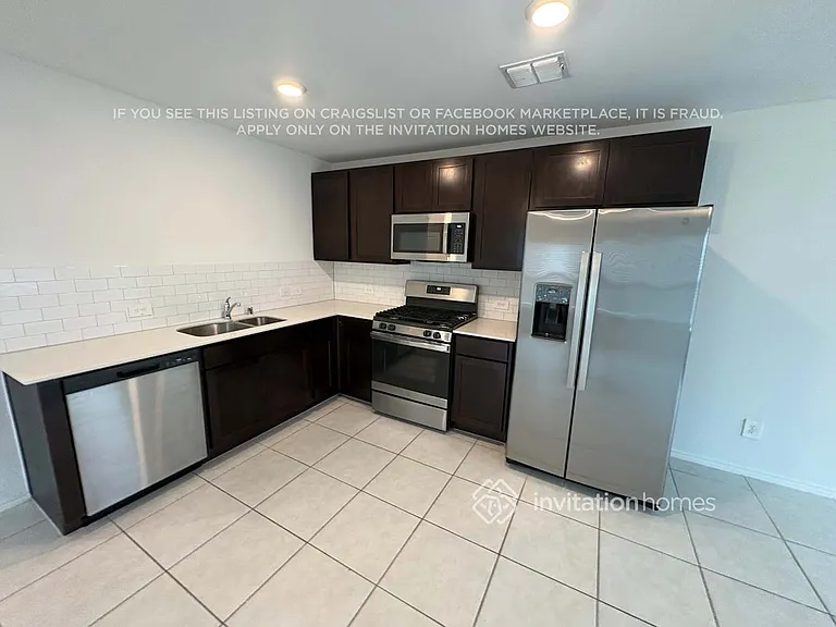 3018 Wallace Wells Ct — Photo 5