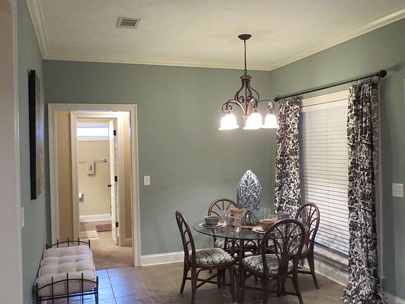 2nd image of 505 Oak Park Cir