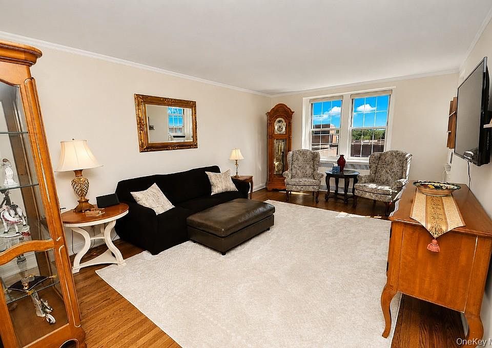 1st image of 253 Garth Road #6F