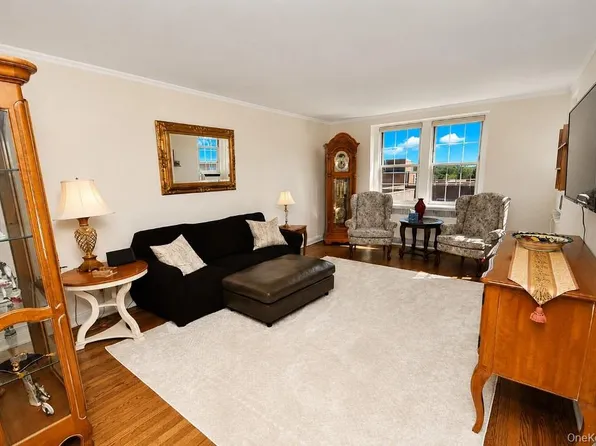253 Garth Road #6F, Scarsdale, NY 10583