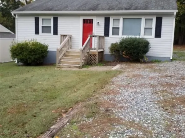 6712 Cherry Rd, Quinton, VA 23141