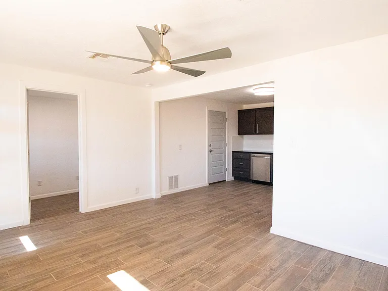 1233 SW 65th St — Photo 5