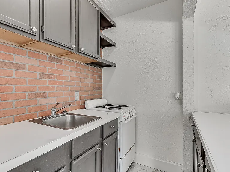 2111 N Linn Ave — Photo 18
