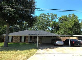 1154 E Kyle Rd, Clute, TX 77531