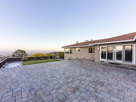 4th image of 1270 Manzanita Dr