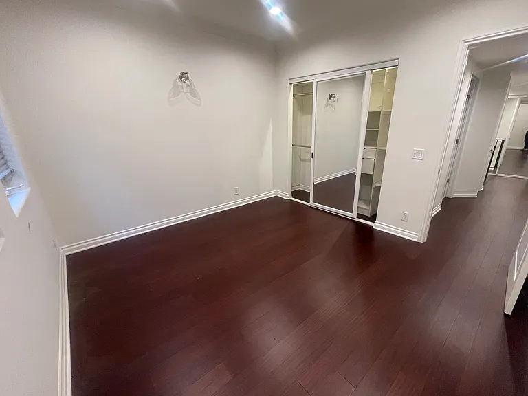 1426 N Laurel Ave #107 — Photo 9