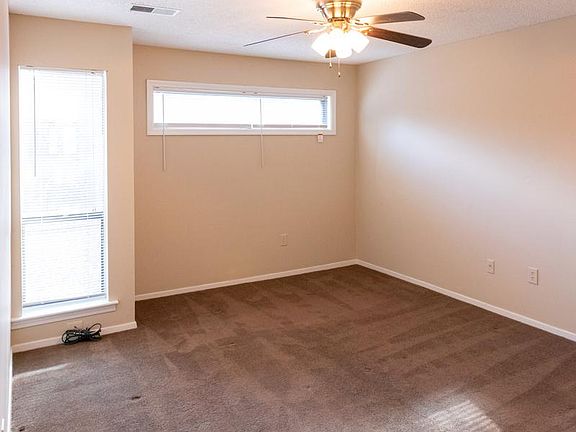 3rd image of 3986 Grahamdale Cir