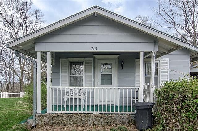 1st image of 713 Riverview Dr